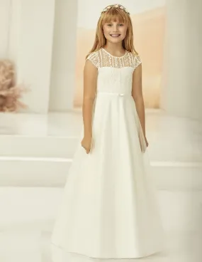 Abito da comunione bambina semplice in pizzo macrame e tulle