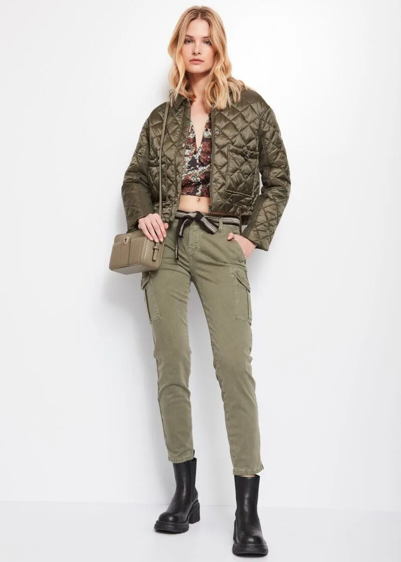 Blusa con stampa camouflage