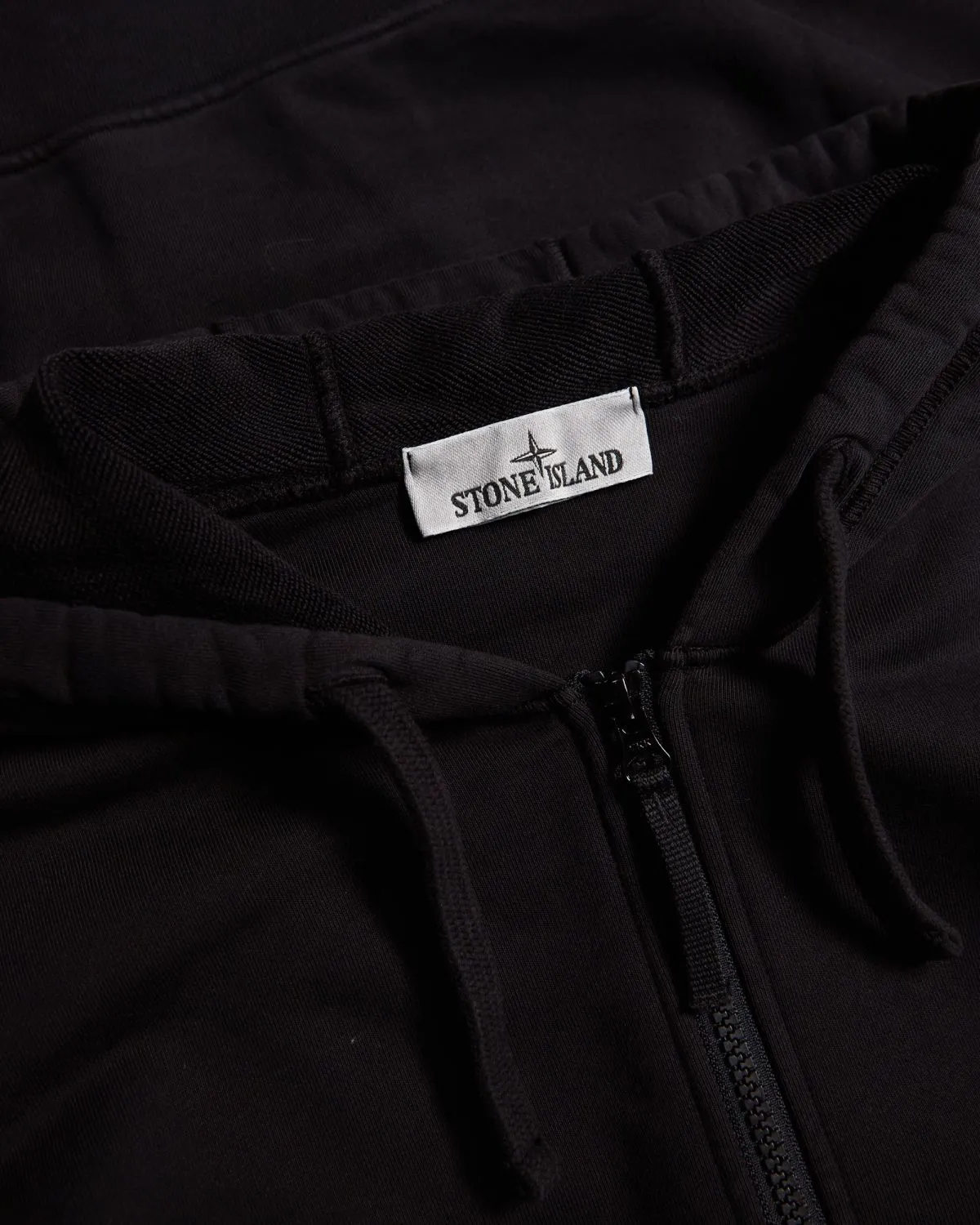 Felpa con zip e cappuccio nero