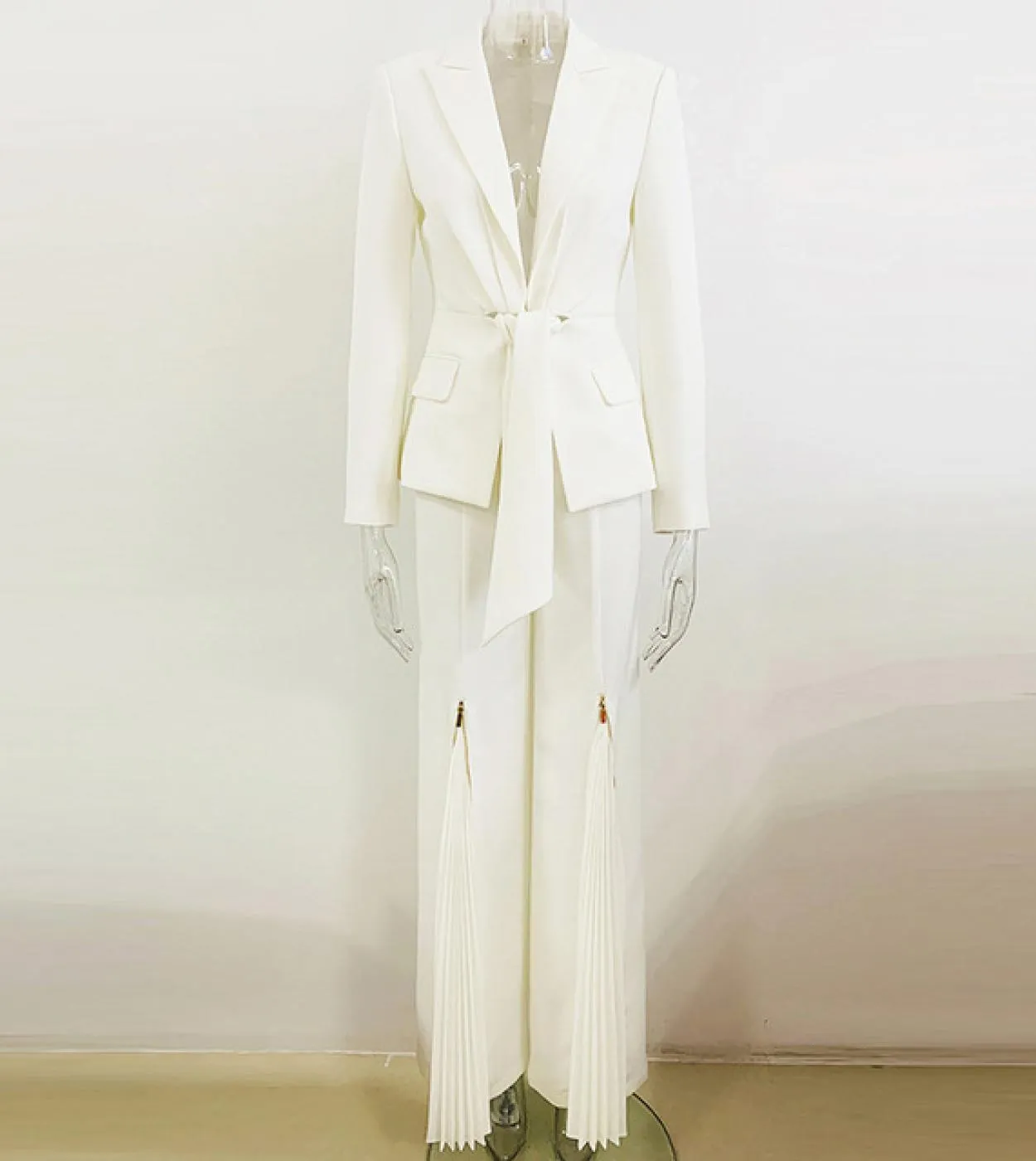 Nuovo design Set di pantaloni Tailleur pantalone Giacca gialla Pantaloni con cerniera pieghettata Ufficio Matrimonio Due pezzi C