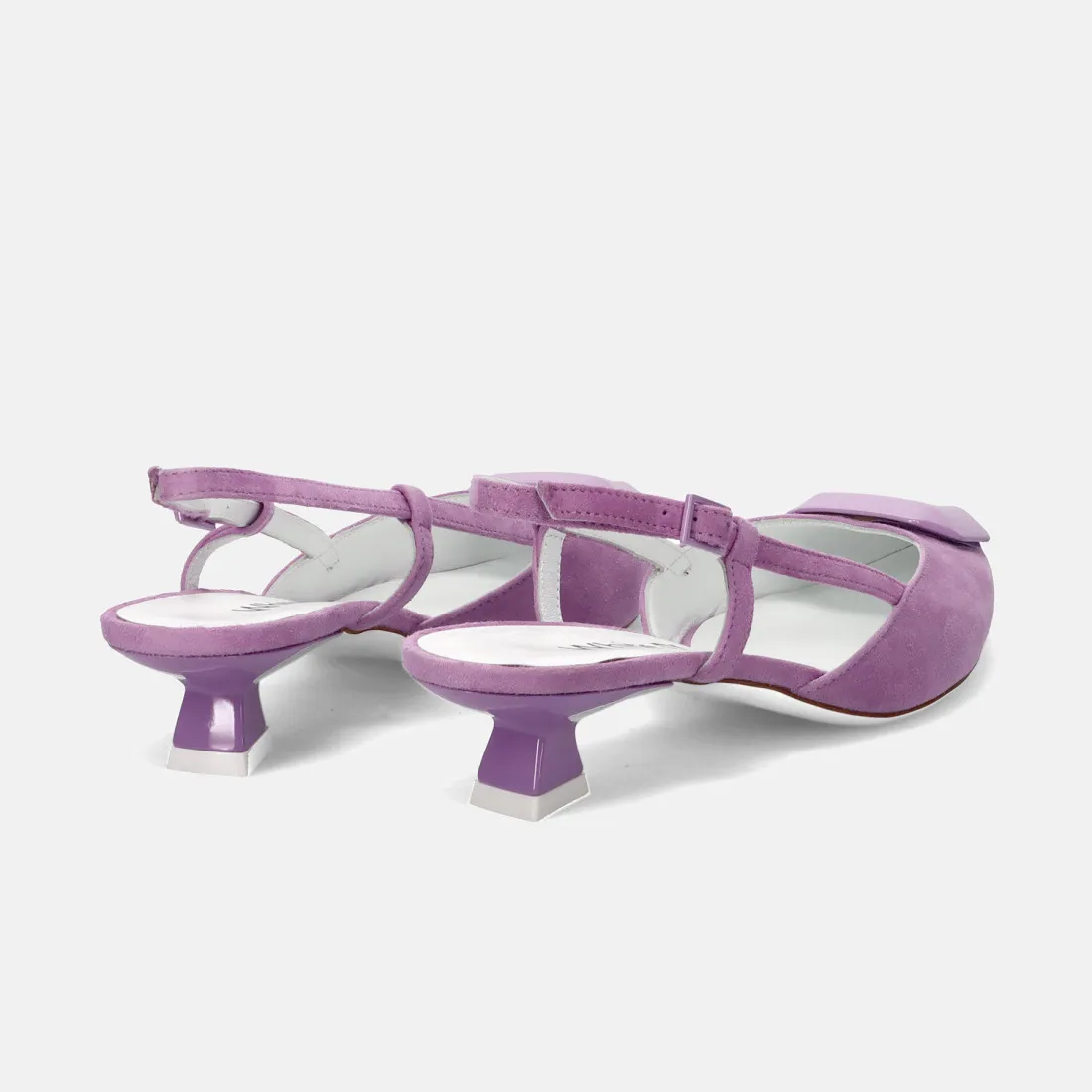 Slingback White D in camoscio viola con tacco basso a rocchetto