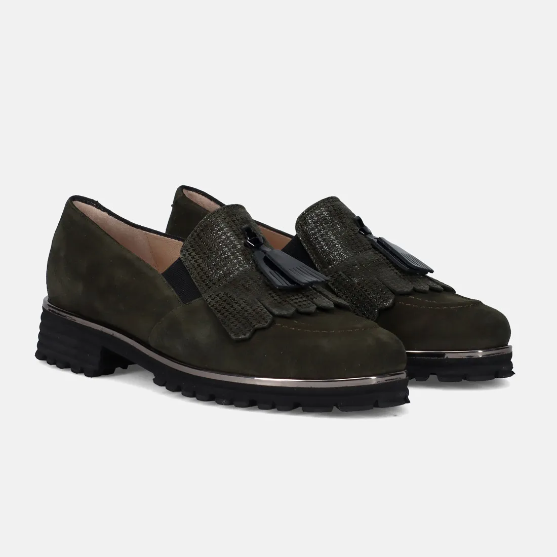 Slip on da donna Sangiorgio in suede verde con frangia e nappine